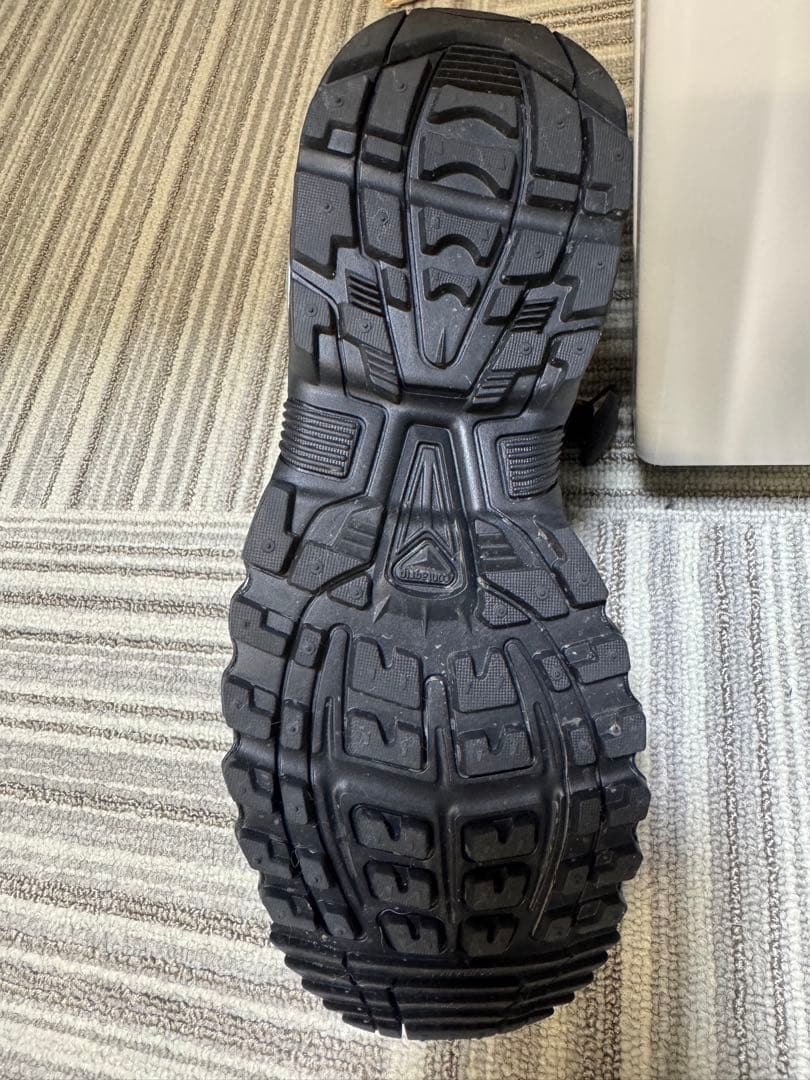 美品✨SALOMON ブラックスニーカー 24.5cm