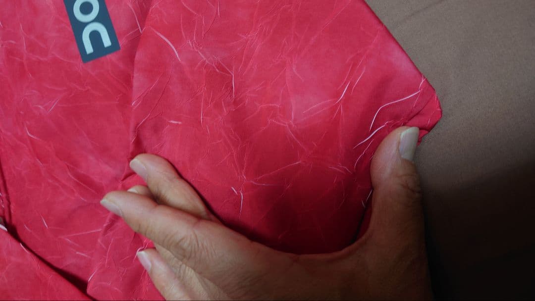 On Pace Jacket XS レッド