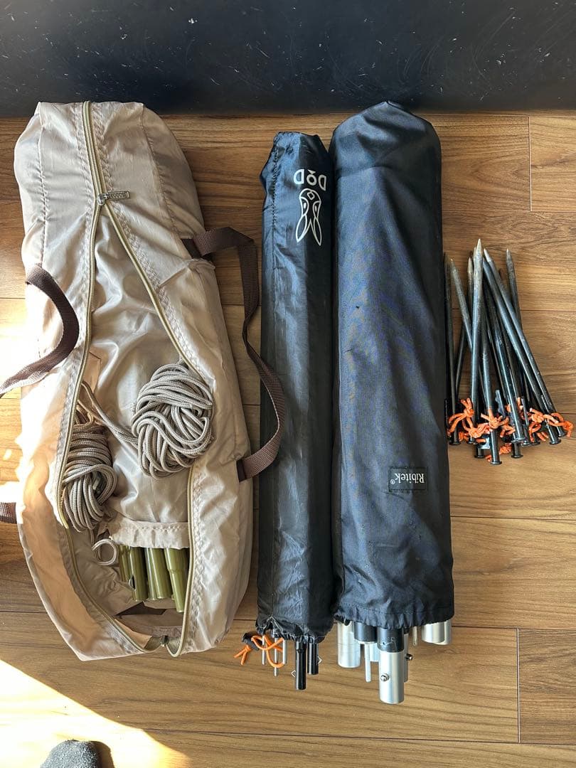 ロゴス TC ブリッジソーラーヘキサタープ　多数のポール付