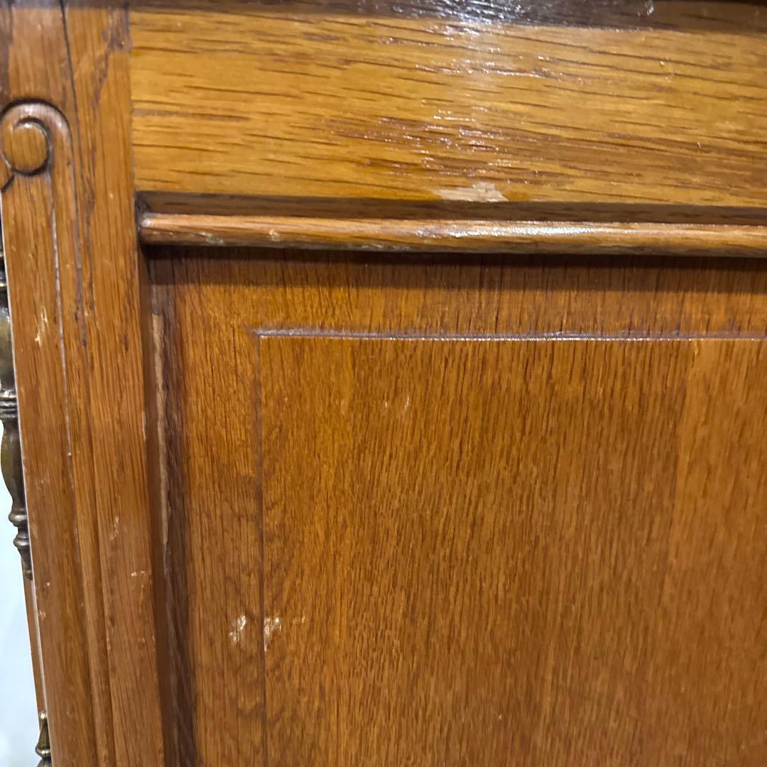 ヴィンテージ　木製サイドテーブル　扉収納付き　猫脚　1