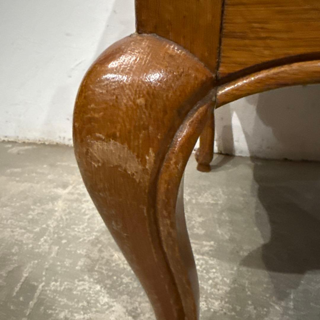 ヴィンテージ　木製サイドテーブル　扉収納付き　猫脚　1