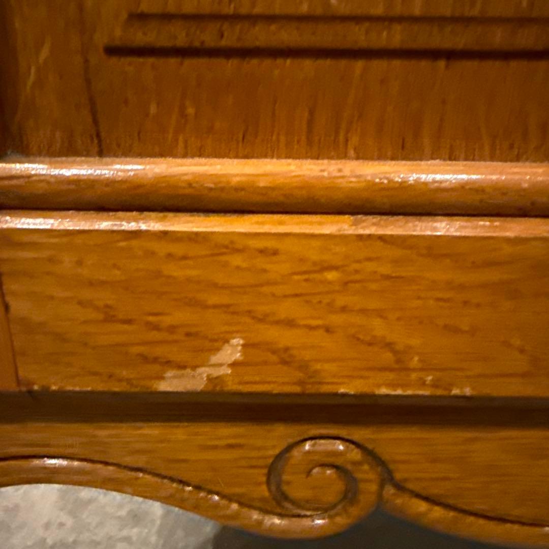 ヴィンテージ　木製サイドテーブル　扉収納付き　猫脚　1