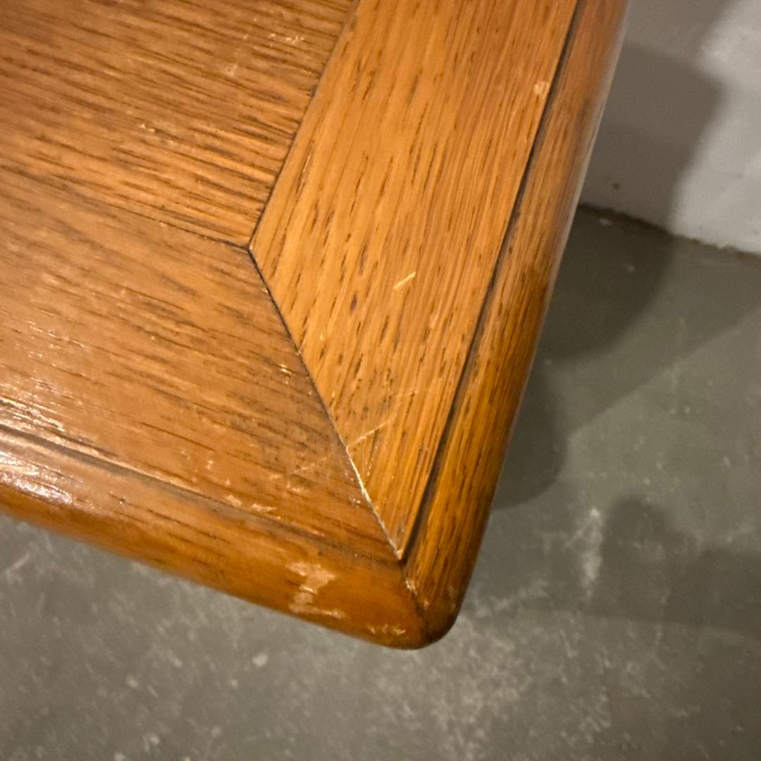 ヴィンテージ　木製サイドテーブル　扉収納付き　猫脚　1