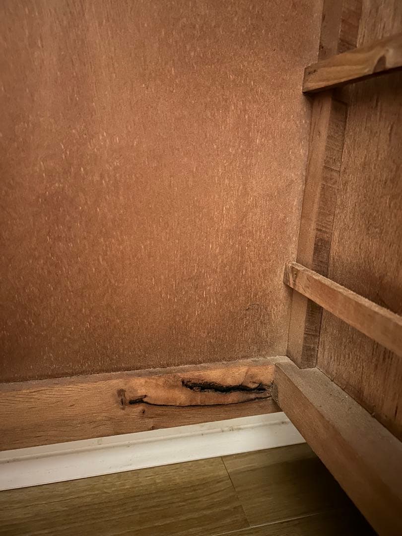 カスティリアン様式　スパニッシュ　アンティーク　　　スタイル　サイドボード