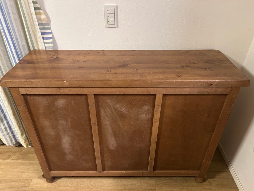 カスティリアン様式　スパニッシュ　アンティーク　　　スタイル　サイドボード