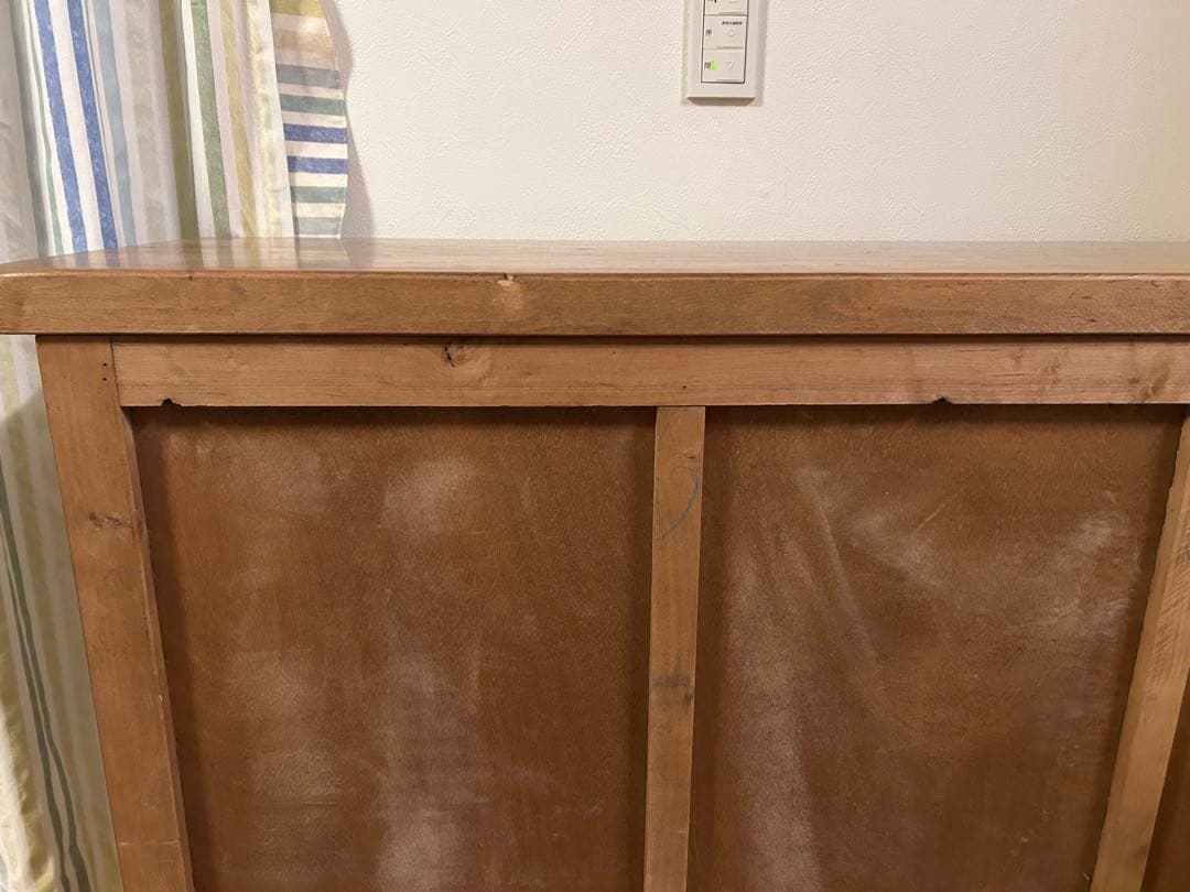 カスティリアン様式　スパニッシュ　アンティーク　　　スタイル　サイドボード