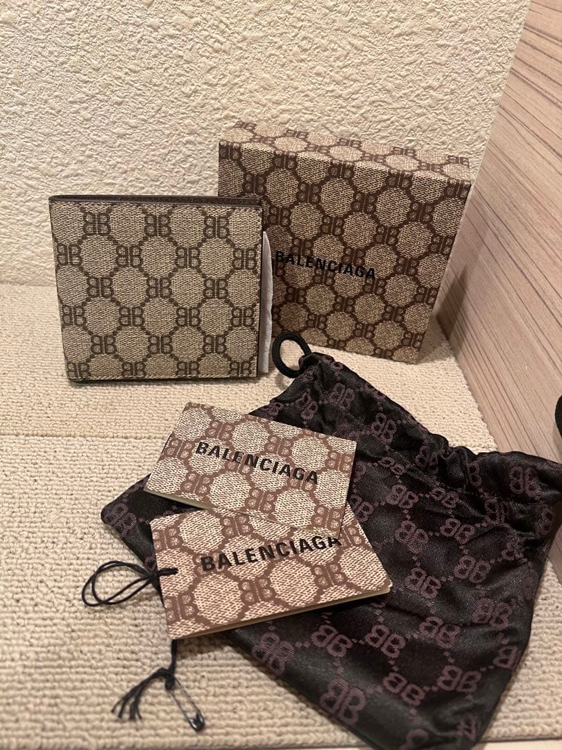 こー　　グッチ×バレンシアガ　GUCCI×BALENCIAGA 折り財布