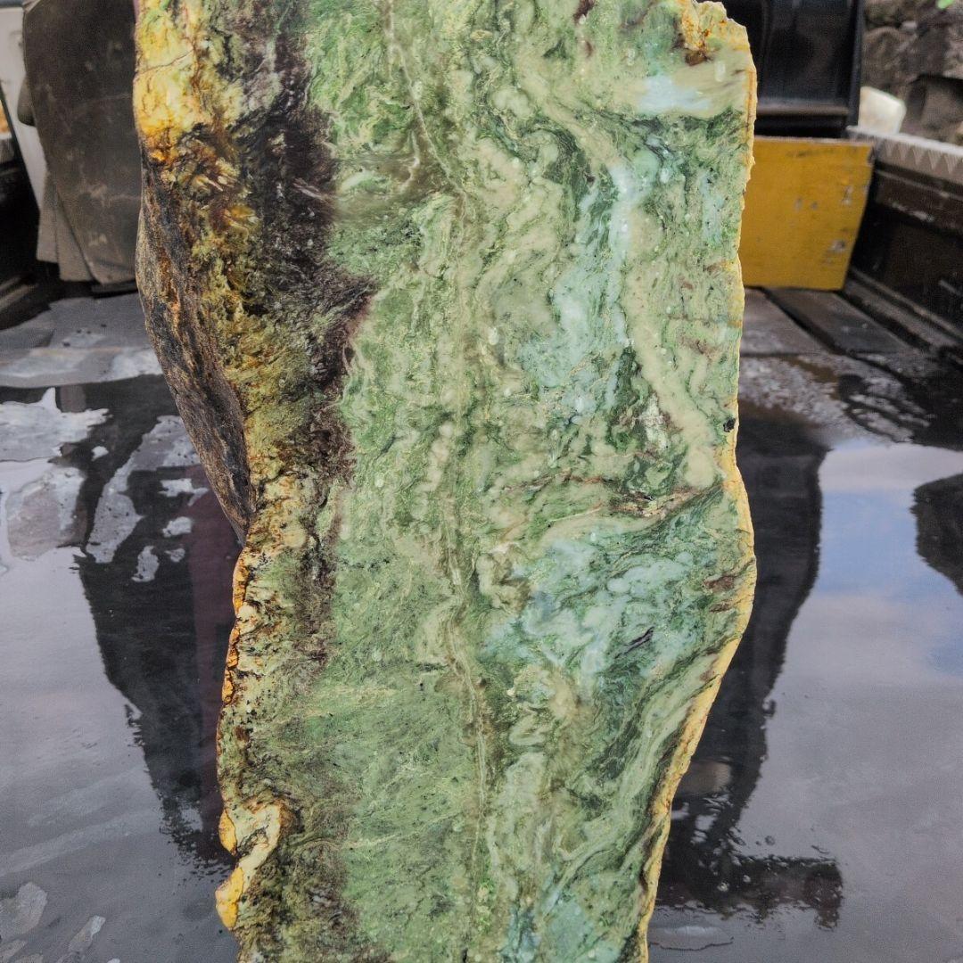 北海道産　日高翡翠　34キロ　庭石 石　鑑賞石　石材　庭　坪庭　翡翠