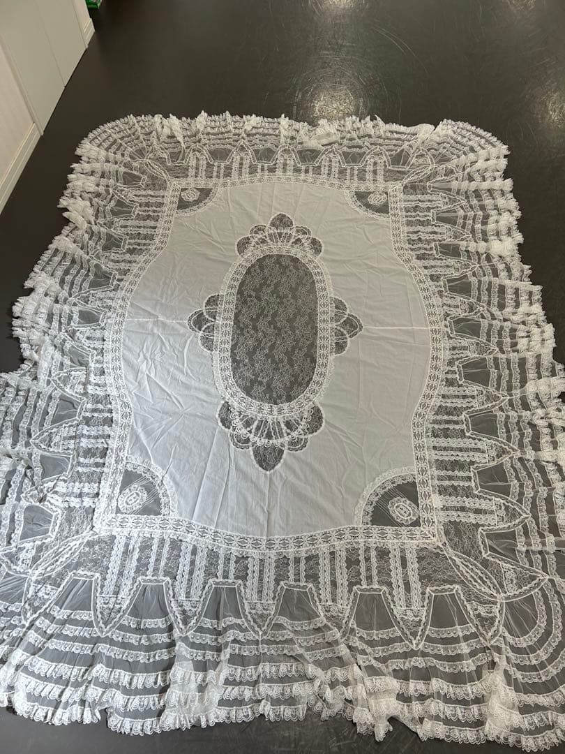 さえら　ヒスクローネ　テーブルクロス　美品　マルチカバー