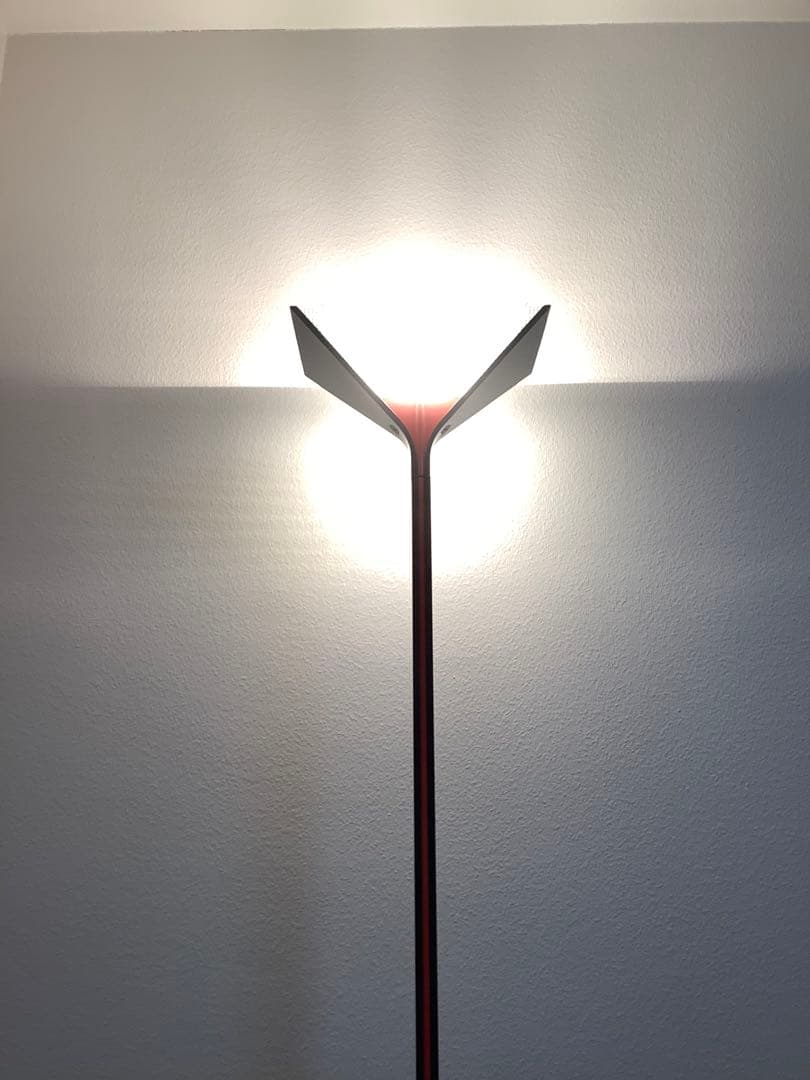 名作フロアランプ「FLOS Papillona」