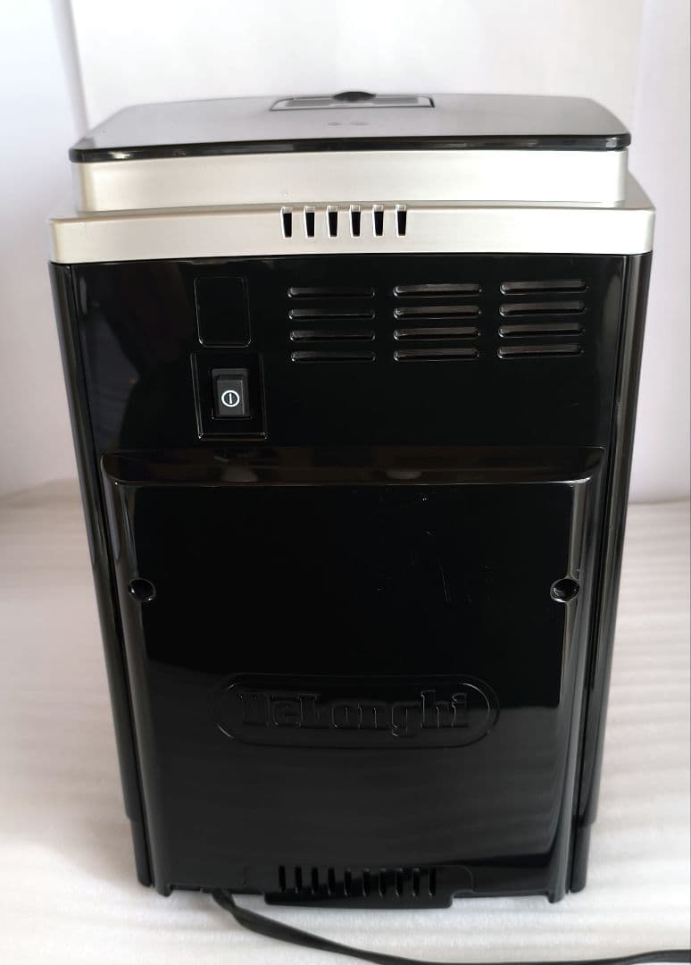 デロンギ　コンパクト　全自動コーヒーマシン　マグニフィカS　ECAM22110