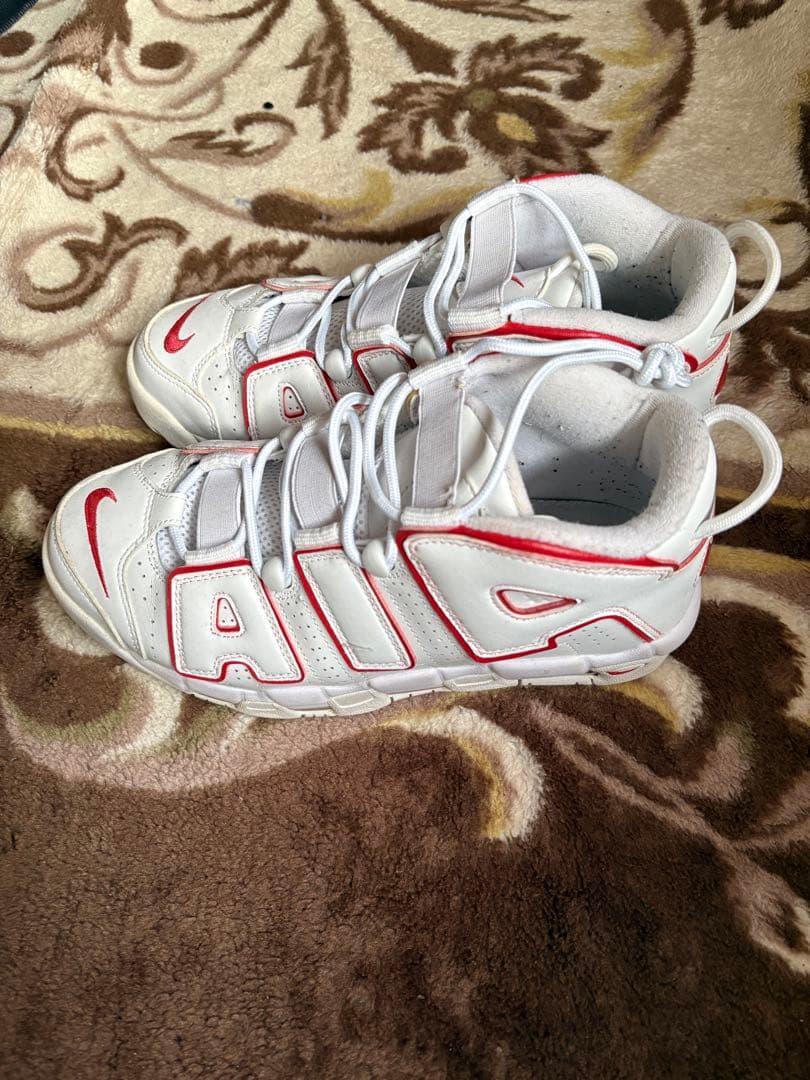 Nike Air More Uptempo ホワイト/レッド