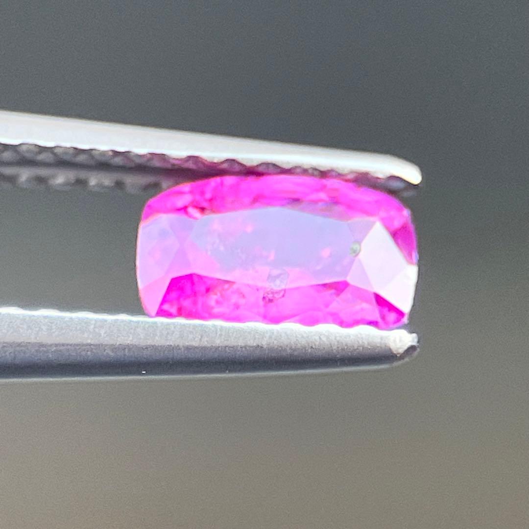 スリランカ産非加熱天然ピンクサファイアルース