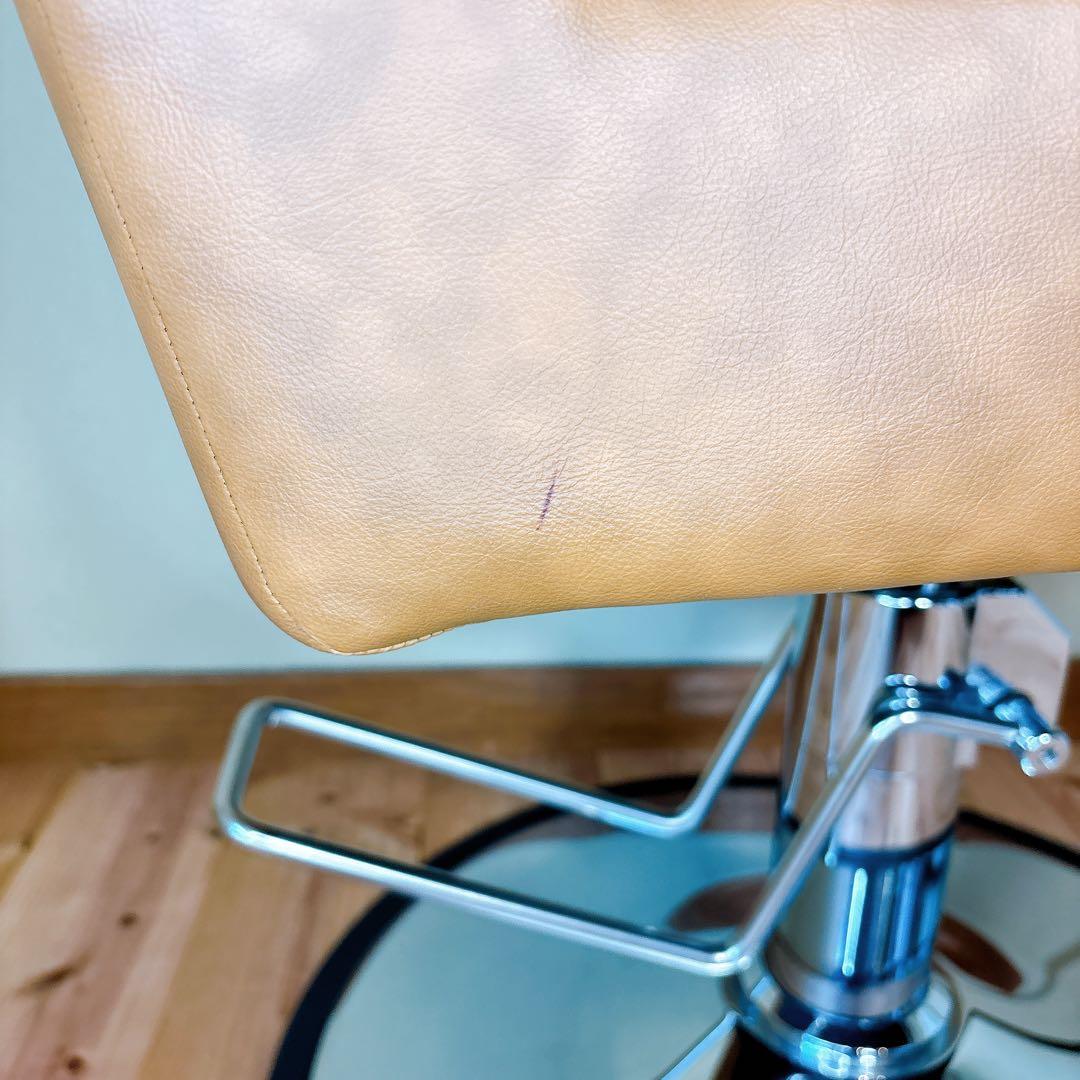 【美品】 スタイリングチェア サロンチェア バーバーチェア 理容椅子 木製アーム