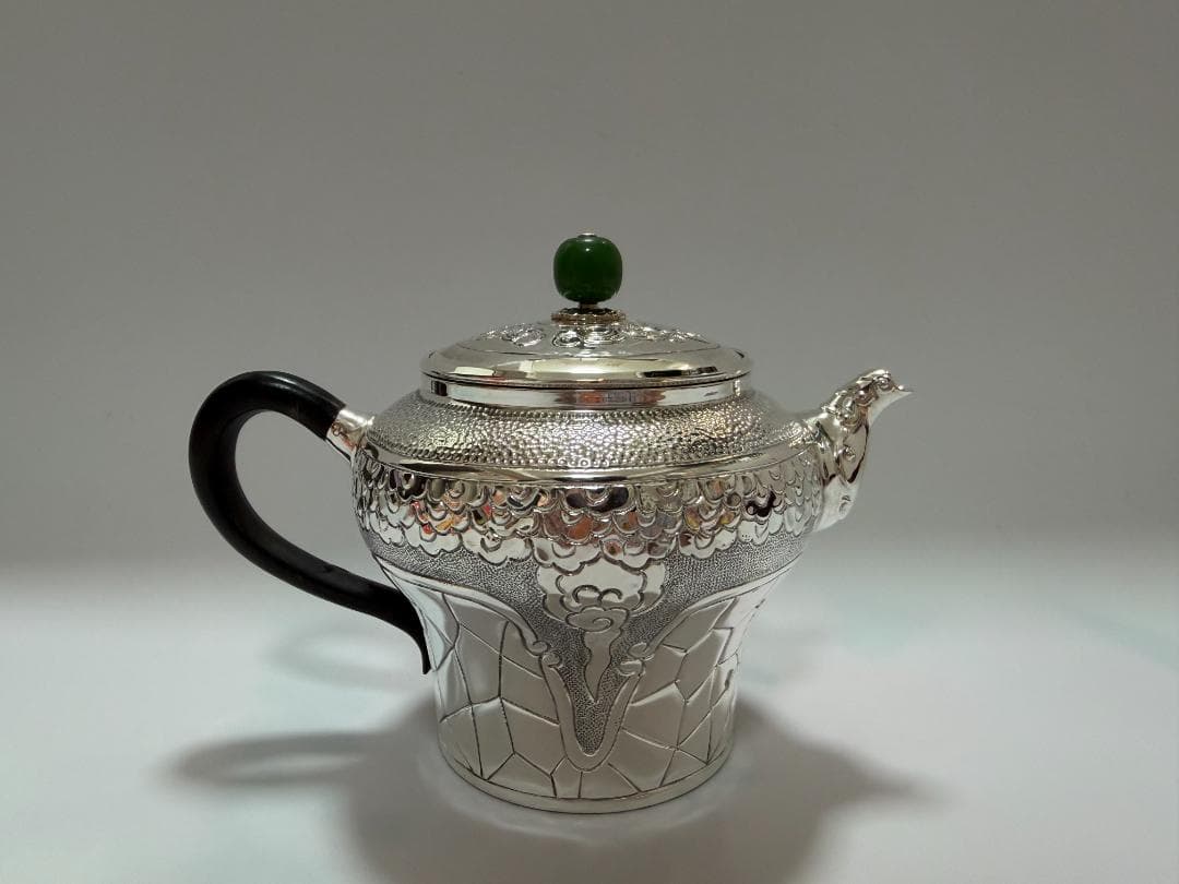 純銀製 鱗文様 玉石摘み 獣口 急須 銀瓶 煎茶道具