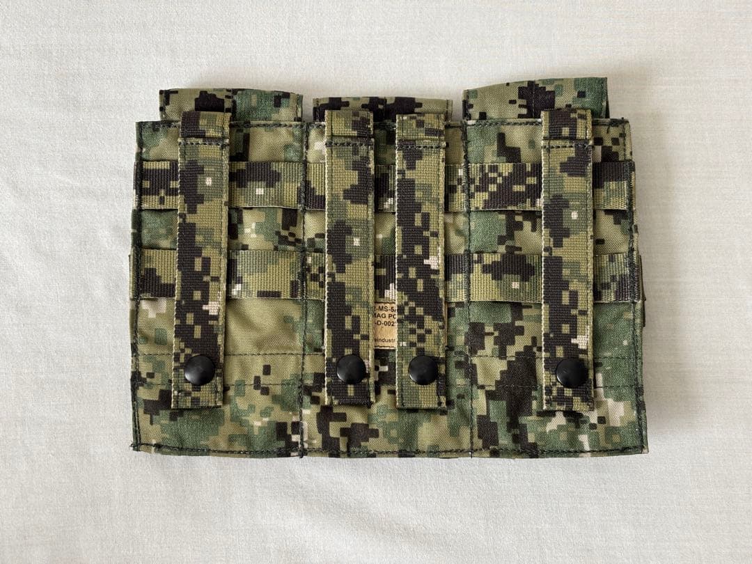 イーグル　M4トリプルマグポーチ　AOR2 実物