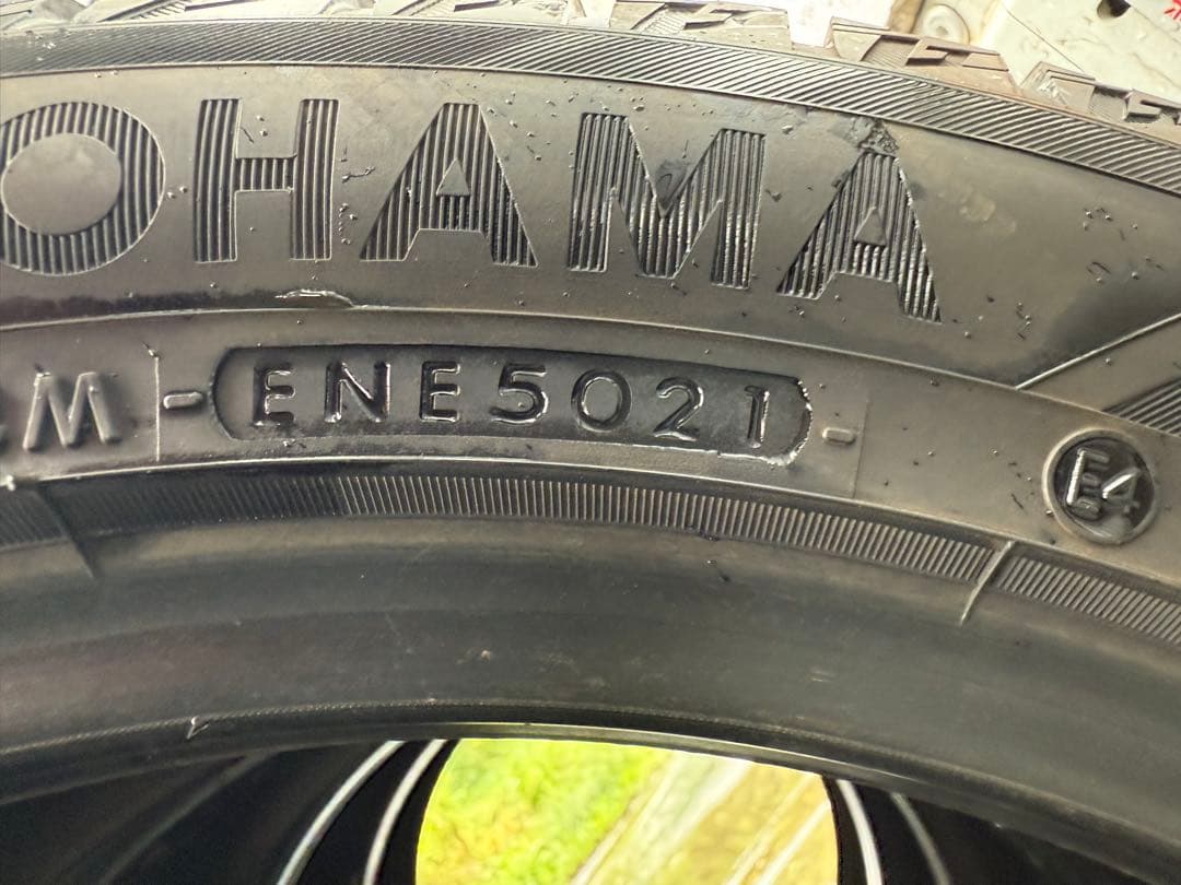 広告の品ヨコハマスタッドレス215／50R17 91Q超深溝