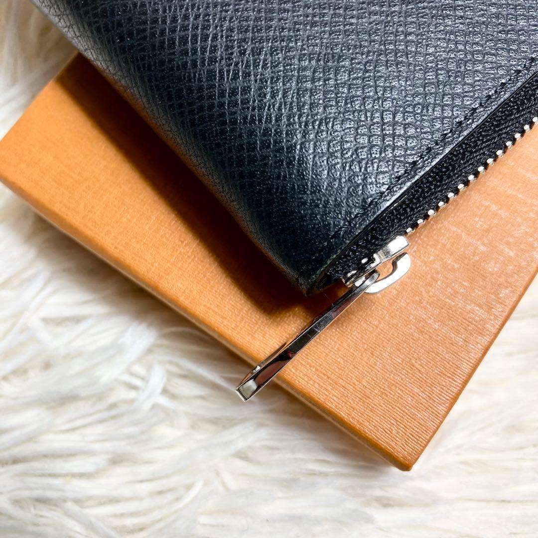 良品 ルイヴィトン タイガ パース ジッピー 箱付き