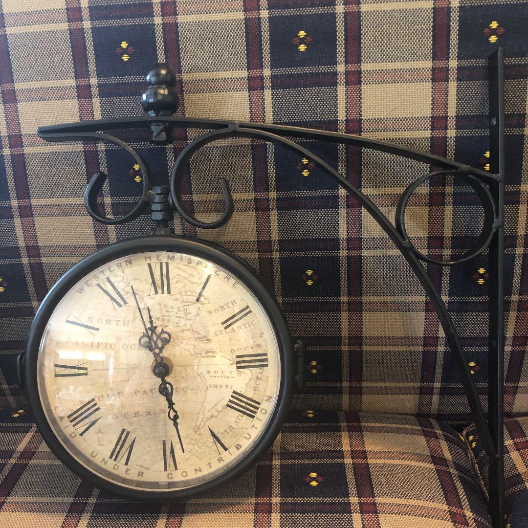 アイアン両面掛け時計