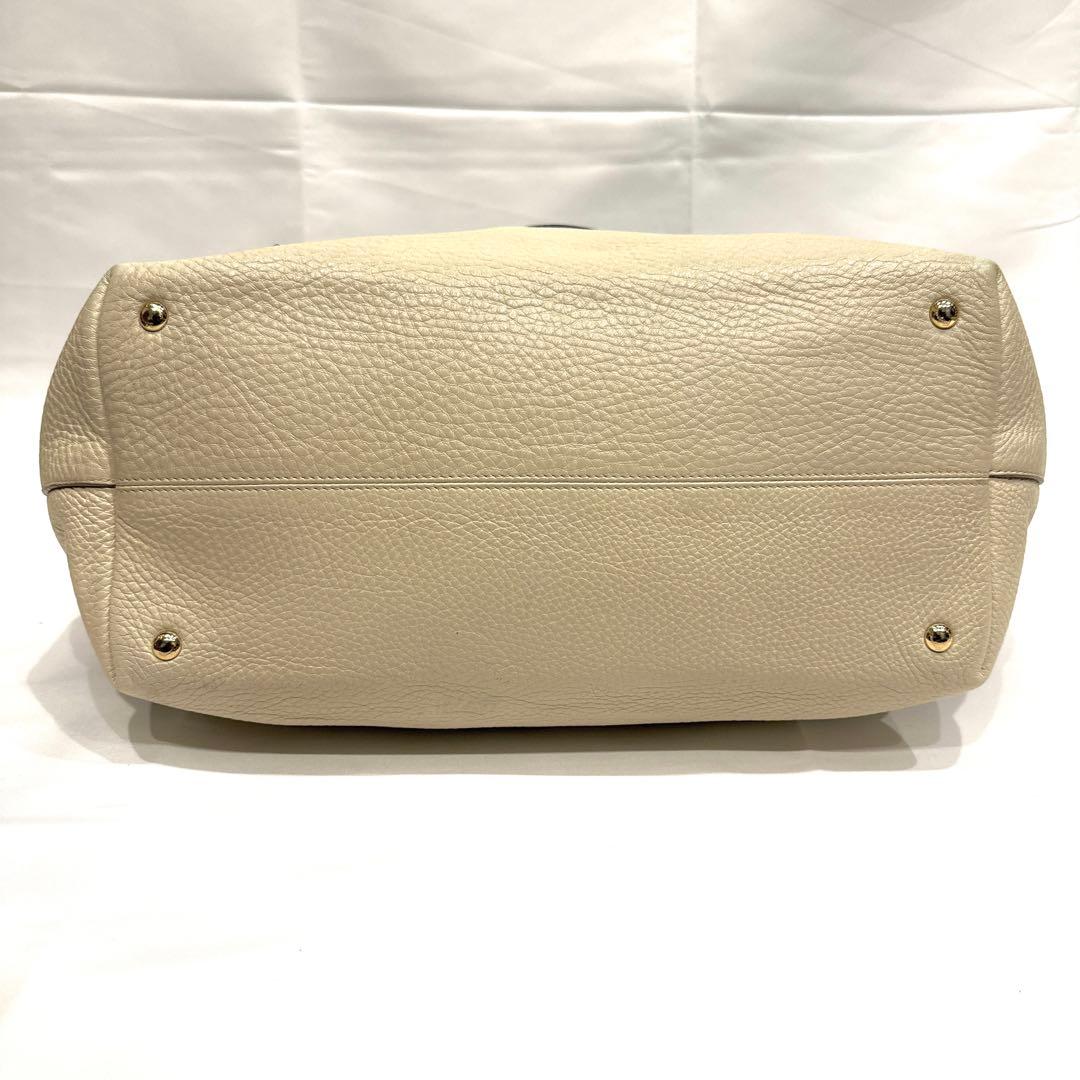 フェラガモ トートバッグ ガンチーニ バイカラー レザー A4可