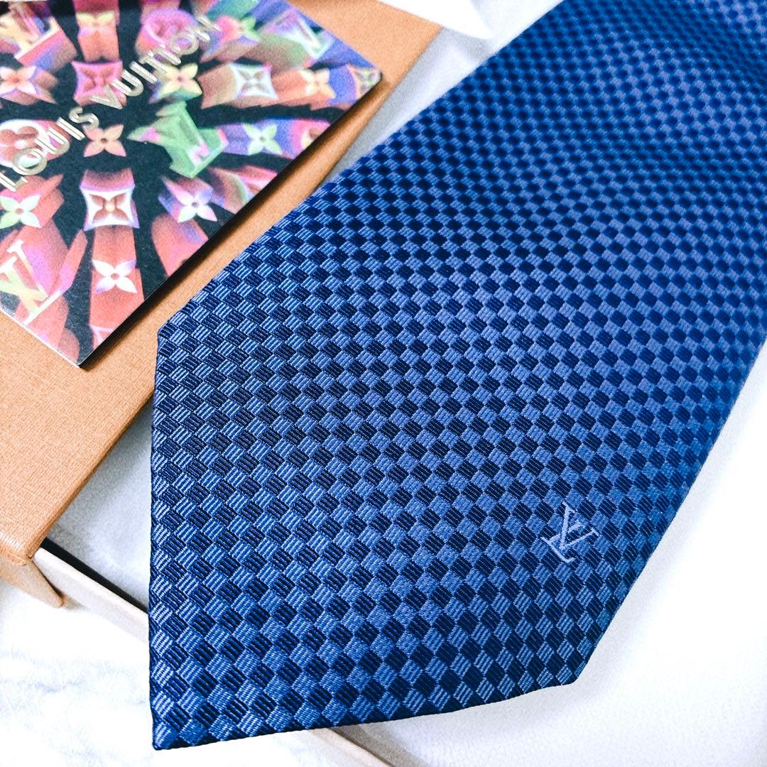 ✨未使用✨ルイヴィトン　マイクロダミエ　LVロゴ 薄手のタイプ　ブルー　ネクタイ