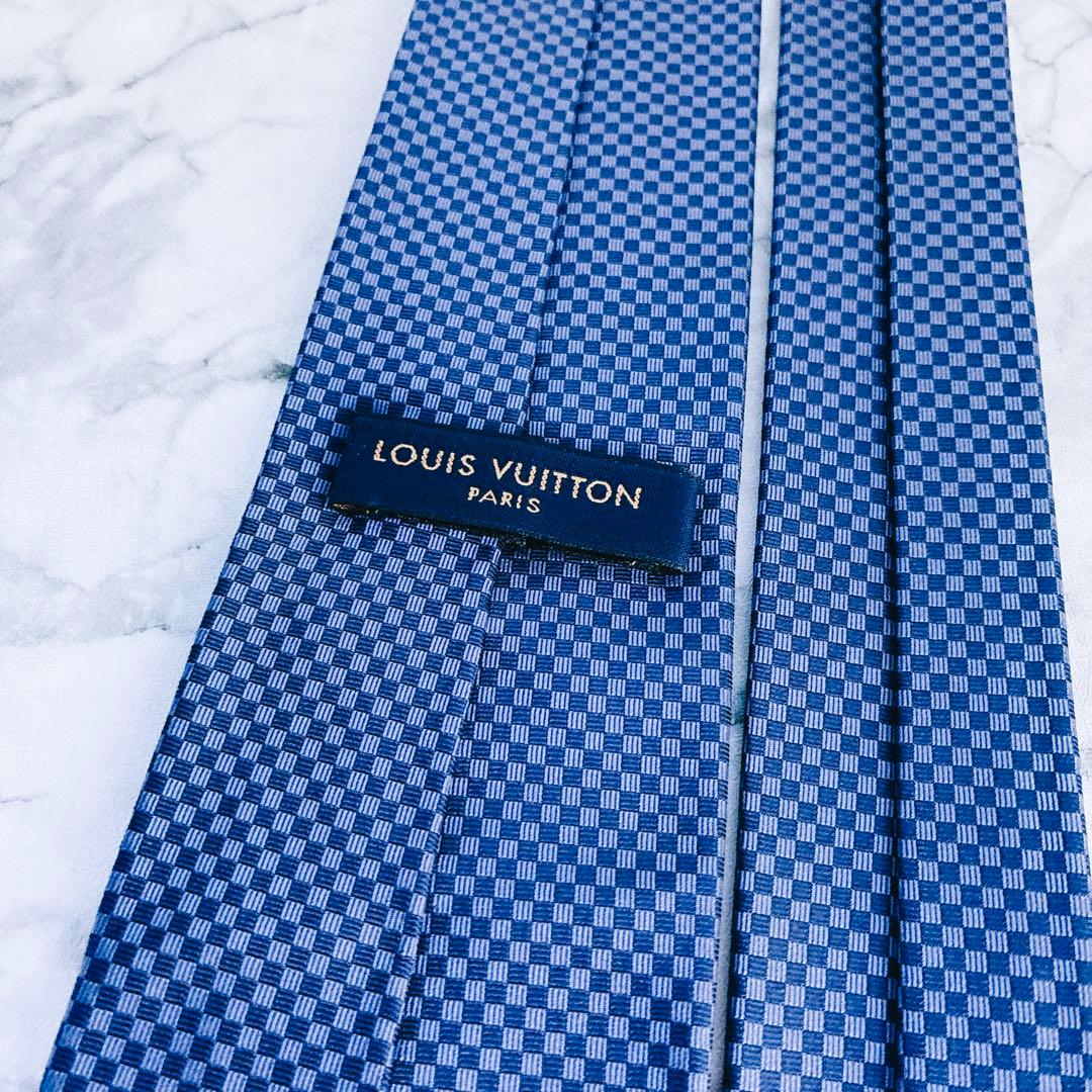 ✨未使用✨ルイヴィトン　マイクロダミエ　LVロゴ 薄手のタイプ　ブルー　ネクタイ