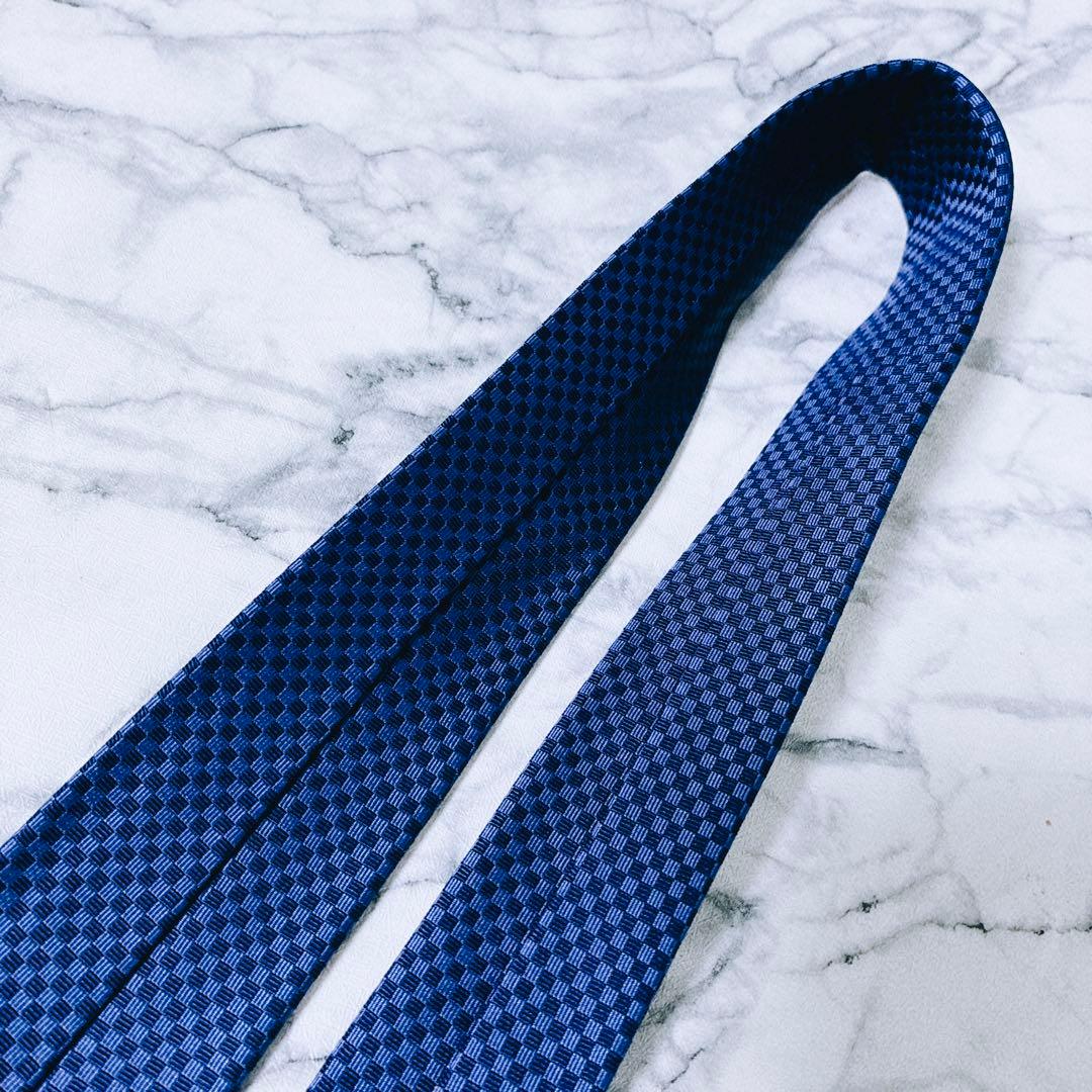 ✨未使用✨ルイヴィトン　マイクロダミエ　LVロゴ 薄手のタイプ　ブルー　ネクタイ