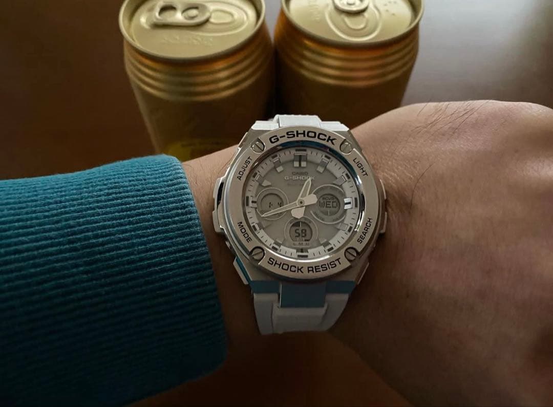 【極美品】G-SHOCK GST-W310　ホワイト　電波ソーラー　腕時計