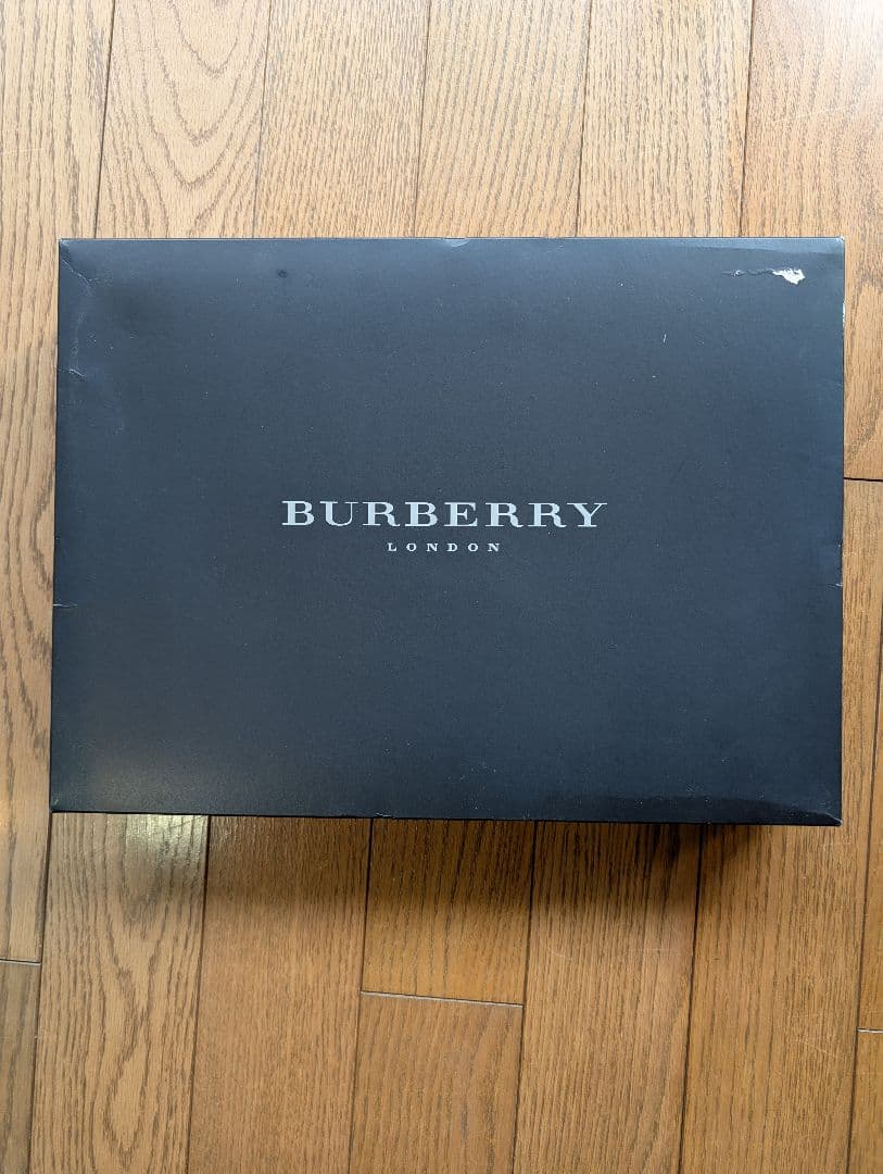 BURBERRY ラムウール・ひざ掛け (75x150cm)