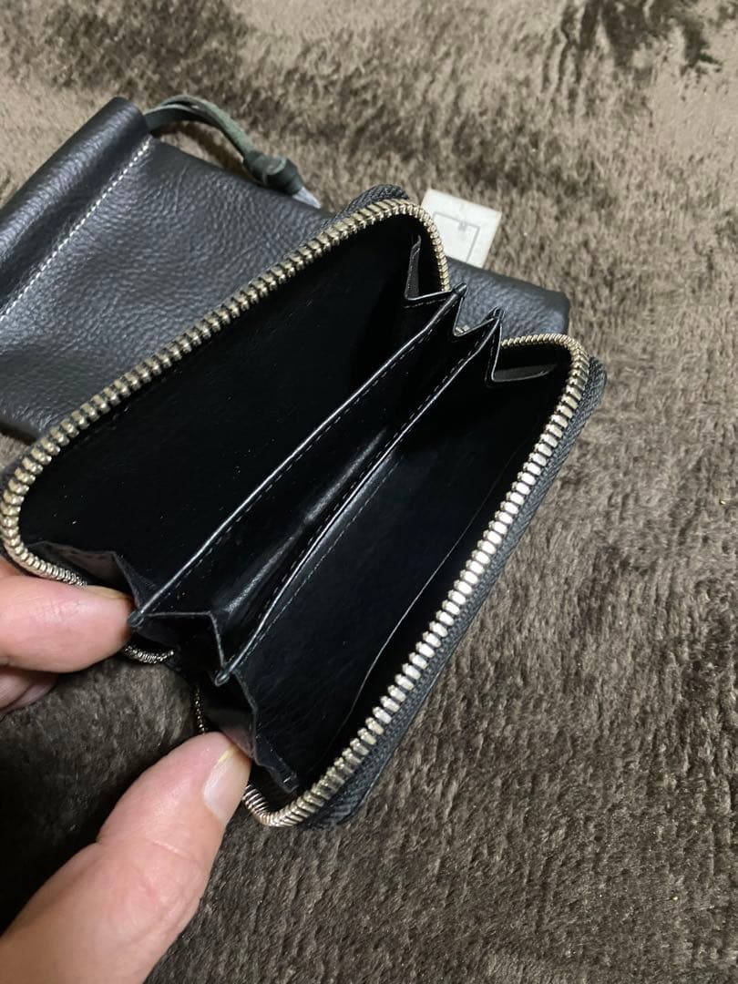 小物 DECi Small Round Zip Wallet OVY