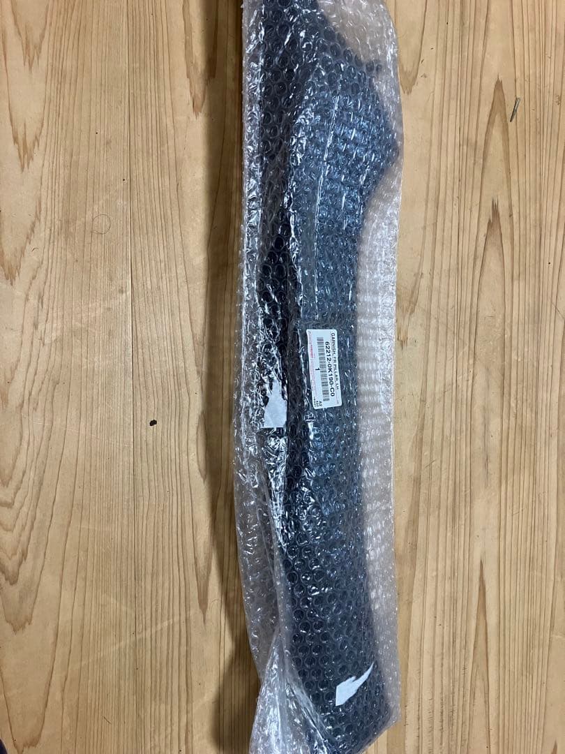 ハイラックスGUN125ブラックラリーエディションピラガーニッシュ左側