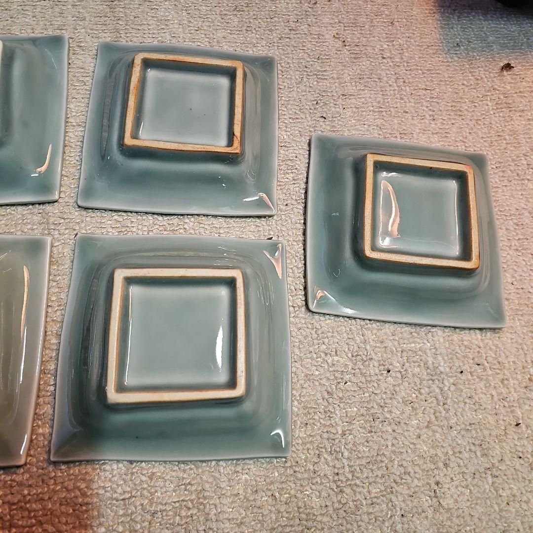 その2 江戸の蔵より 三田青磁 陽刻鹿と文字4角皿 美品 11客