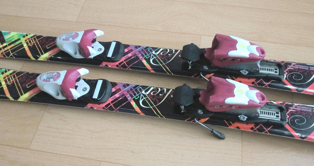 ■■送料無料■ハート■子供用スキー4点セット■板120靴22■WAX■女の子■■