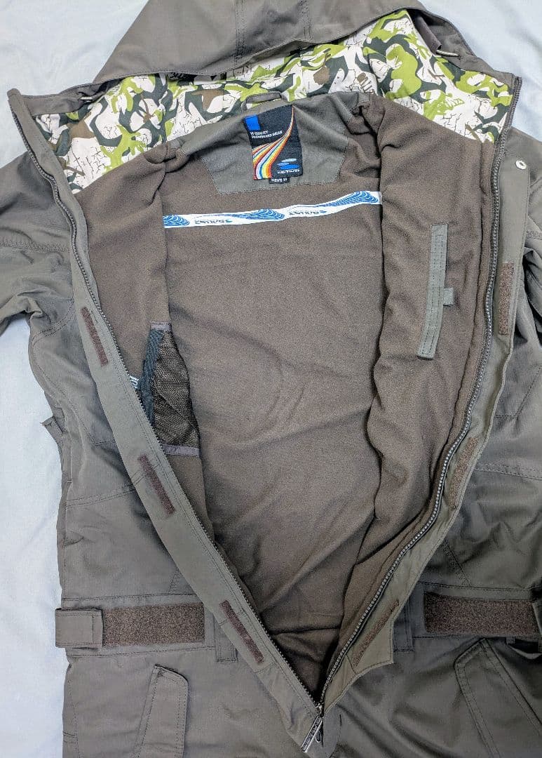 ESTIVO　スノーボードウェア　ダークブラウン　メンズ　つなぎ