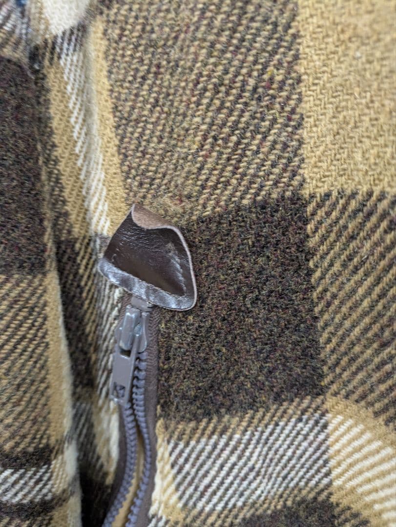 ひ*し様 【美品】Woolrich ウールチェックジップアップジャケット L