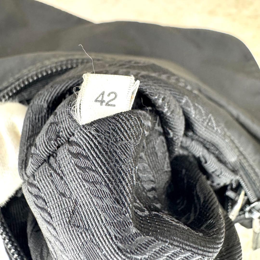 プラダ ショルダーバッグ y2k 00s archive三角ロゴ ナイロン 黒