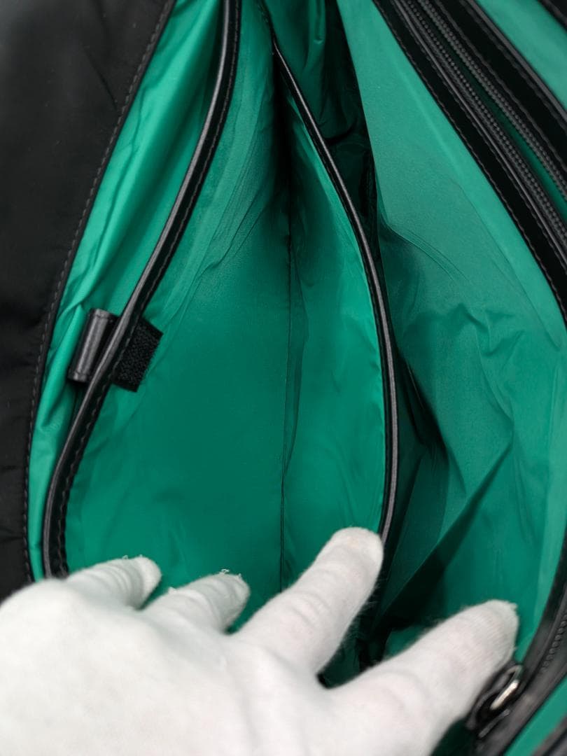 美品✨ ヴェルサーチ ショルダーバッグ ナイロン ブラック 0O2