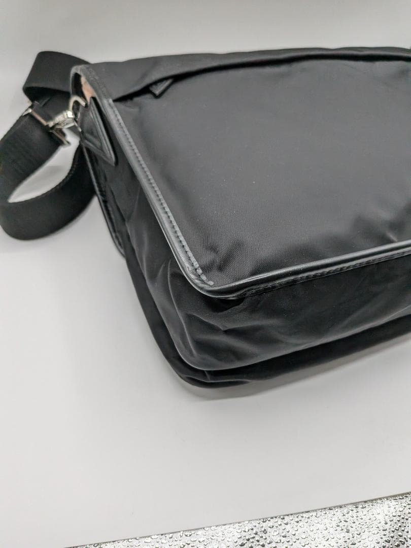 美品✨ ヴェルサーチ ショルダーバッグ ナイロン ブラック 0O2