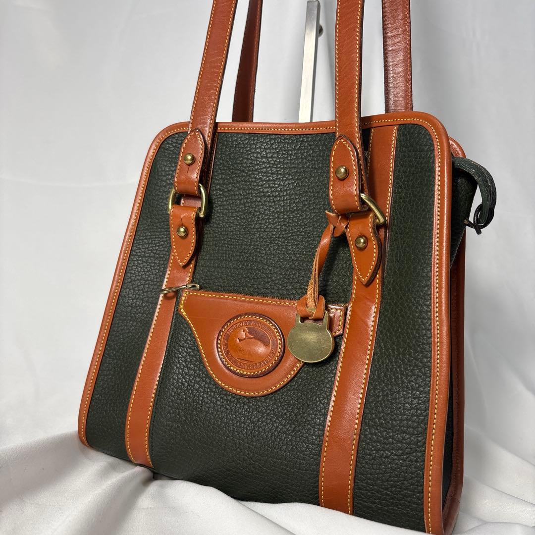 ニャンドゥーニーアンドバーク　トートバッグ　緑　しぼ革　底鋲