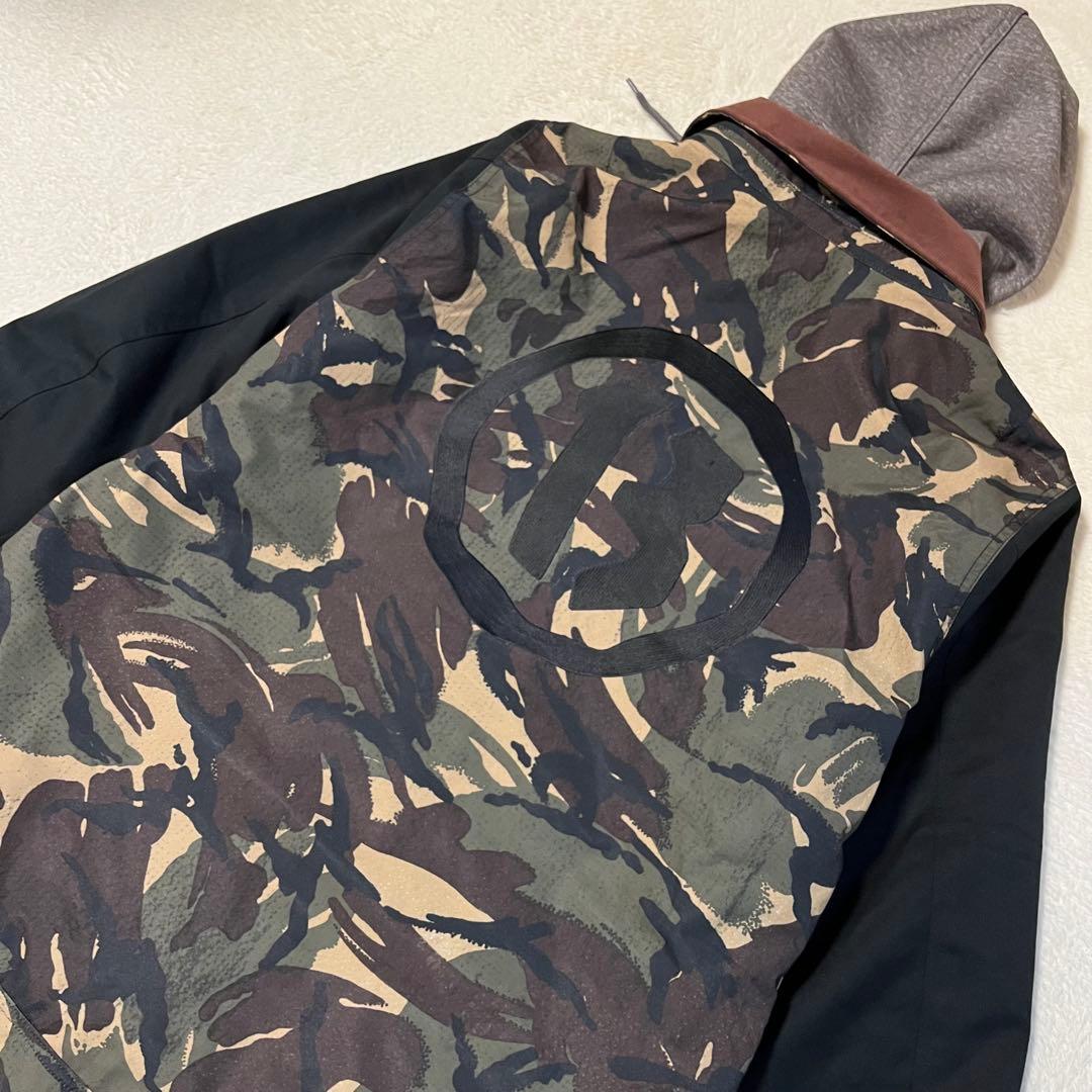 BURTON 迷彩柄 スノーボードウェア、ジャケット　☆美品☆