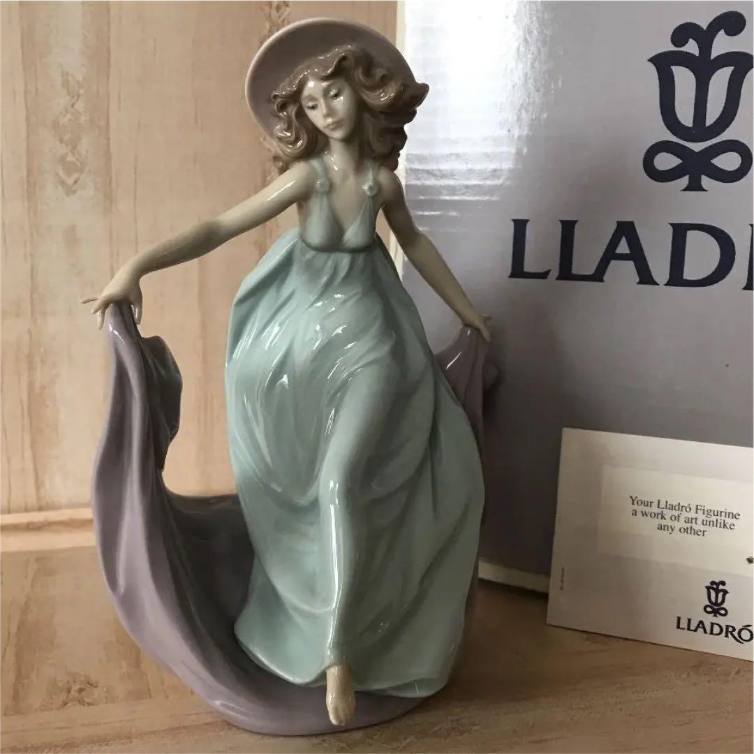 LLADRO・リヤドロ・5月の舞踏・フィギュリン・欠損無し・付属品・元箱有り