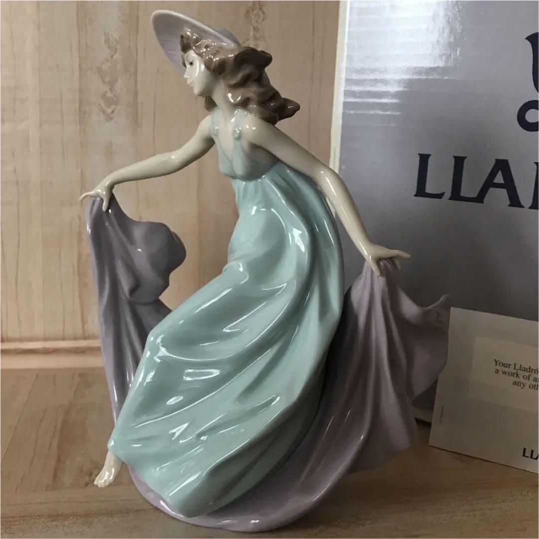 LLADRO・リヤドロ・5月の舞踏・フィギュリン・欠損無し・付属品・元箱有り
