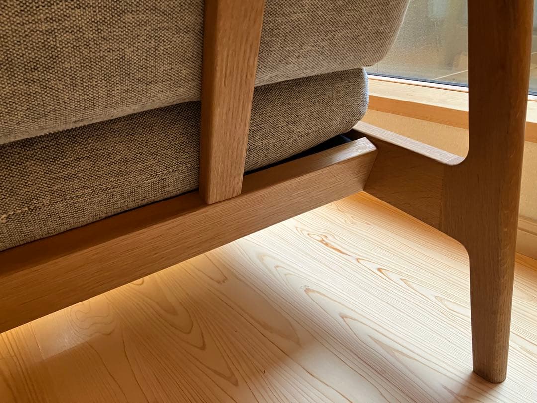 ３人掛けソファ　木製フレーム　無垢材　ナラ　オーク材　北欧デザイン　ビンテージ