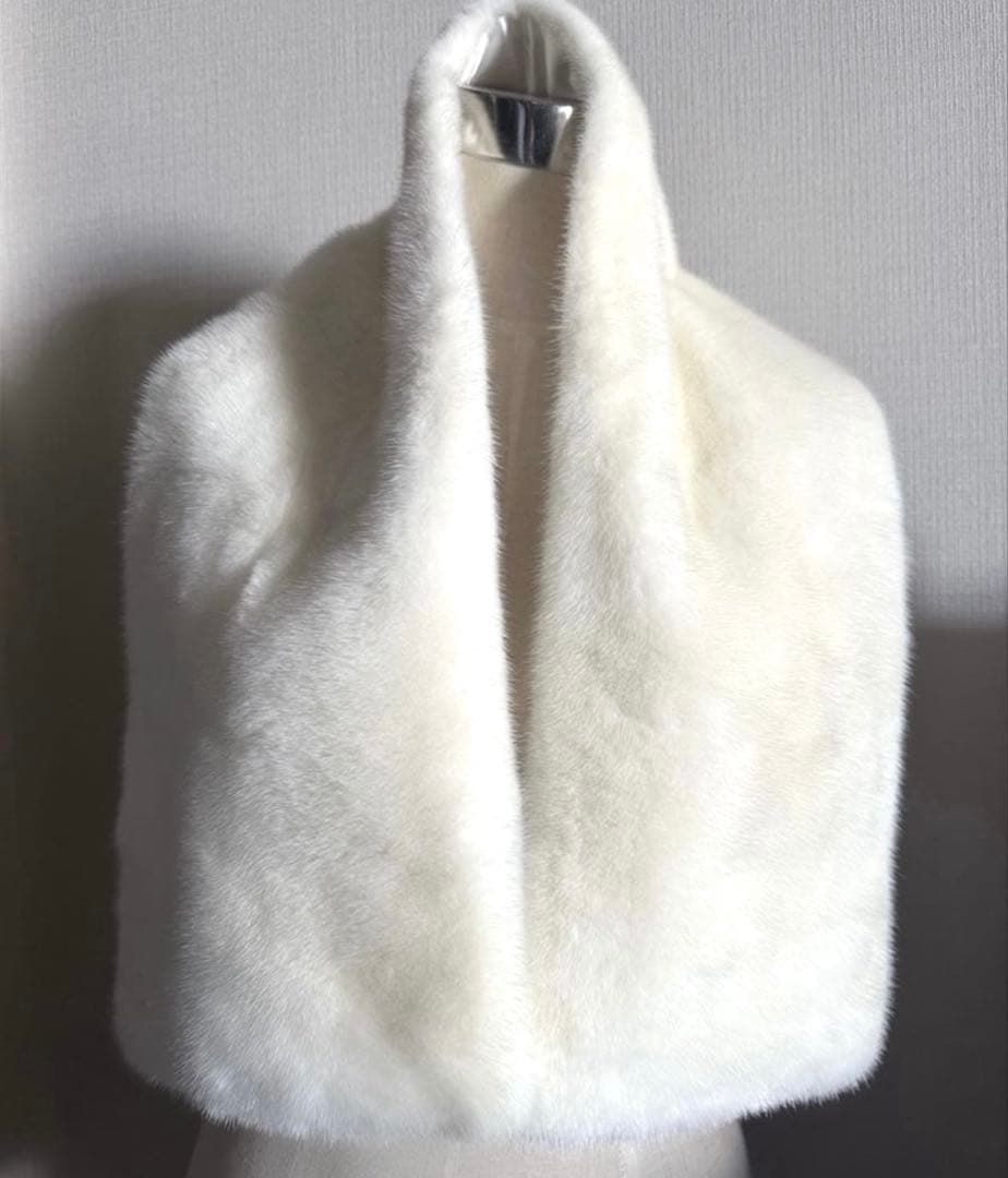 パールホワイトミンク　マフラー