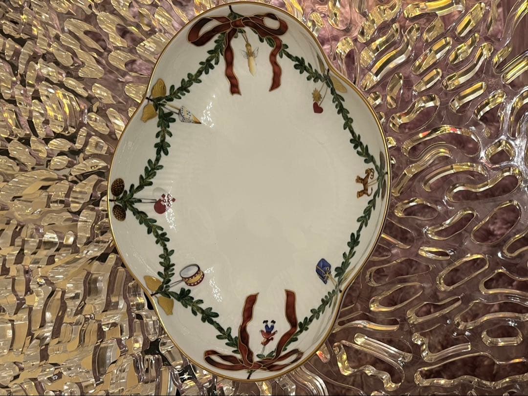 ⭐️新品未使用⭐️ スターフルーテッド クリスマス ディッシュ２枚18cm〜22cm