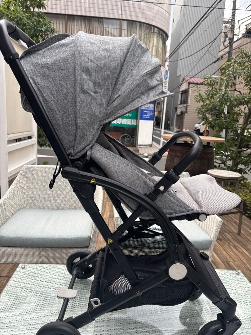 西松屋　シンコンパクトベビーカーα