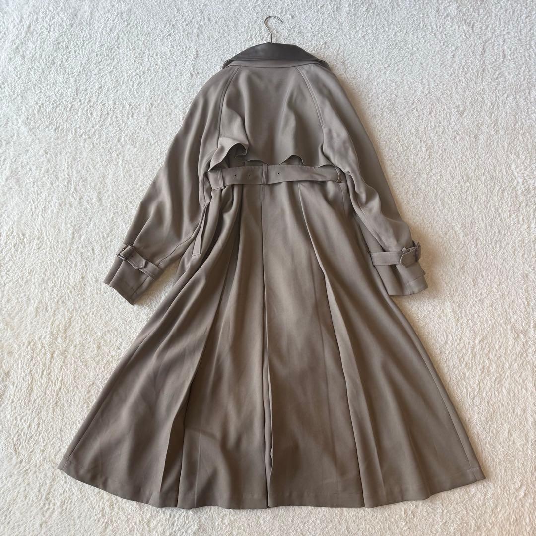 コヒナ レザーライクカラートレンチコート 2way グレージュ 未使用級