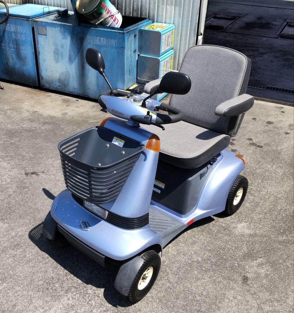 カーテンと壁の間