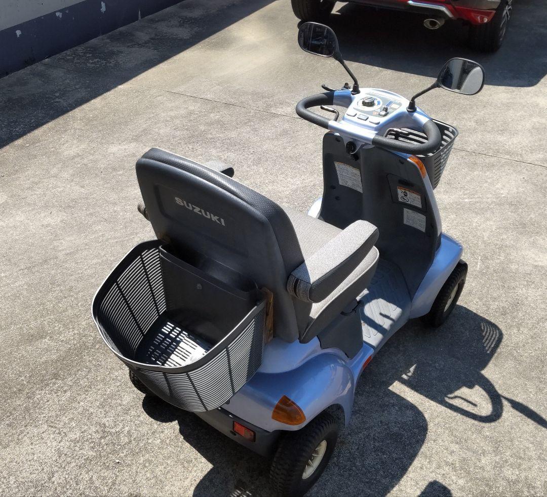 カーテンと壁の間