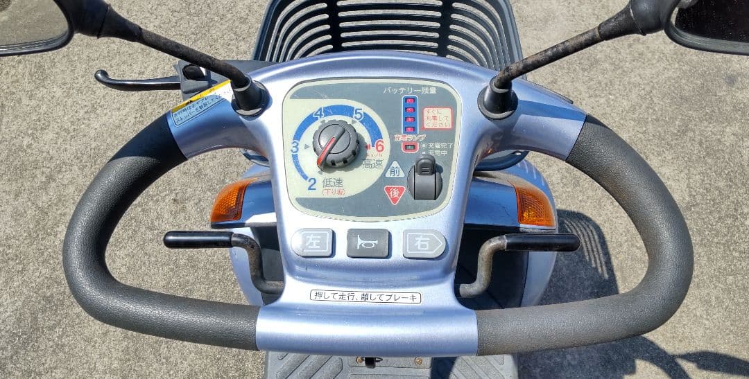 カーテンと壁の間